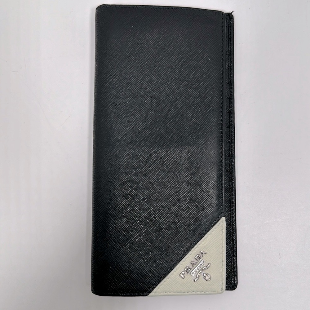 Authenticated PRADA Unisex Saffiano Leather Bi-Fold Bi-color Wallet- Black/White